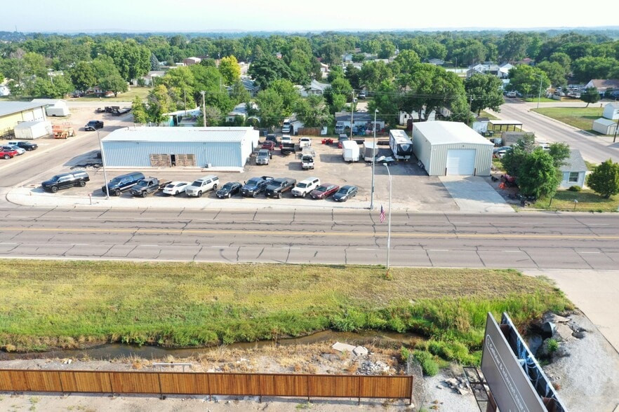 Rodeo Road Commercial Shops & Lot portfolio of 2 properties for sale on LoopNet.ca - Building Photo - Image 3 of 18