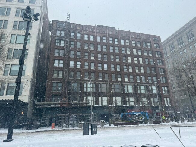 Plus de détails pour 140 Public Sq, Cleveland, OH - Multi-résidentiel à vendre