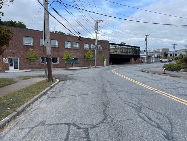 Plus de détails pour 200 Dexter Ave, Watertown, MA - Local d'activités à louer