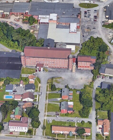 17 Mill Pl, New York Mills, NY à vendre - Photo du bâtiment - Image 1 de 5