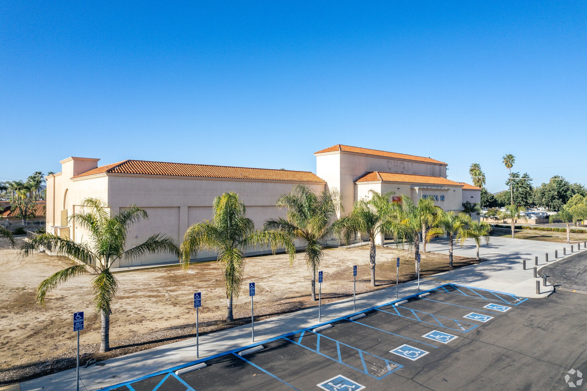 2369 W Florida Ave, Hemet, CA for lease Primary Photo- Image 1 of 9