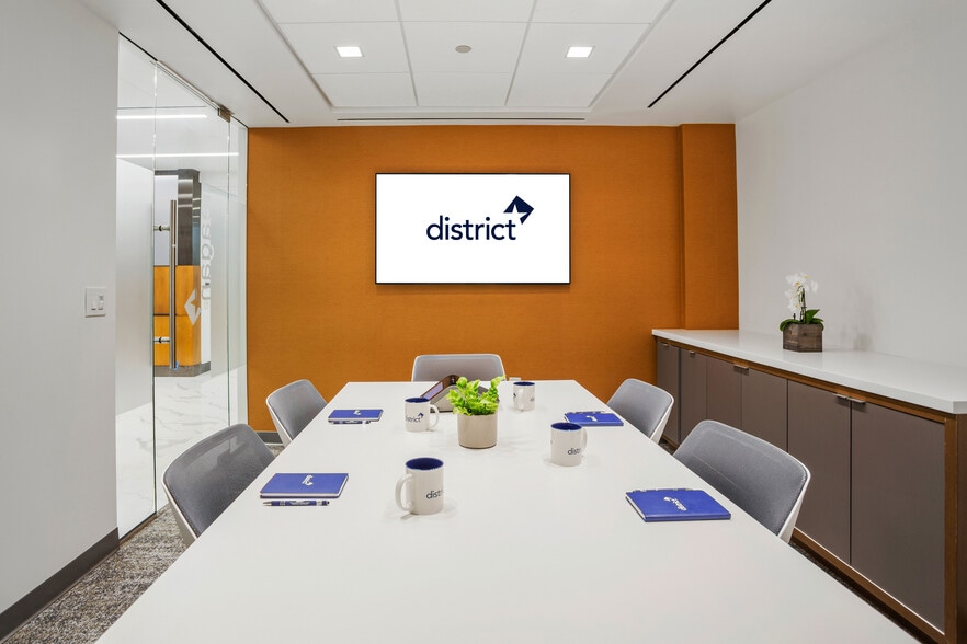 1300 Pennsylvania Ave NW, Washington, DC for lease - Building Photo - Image 3 of 24