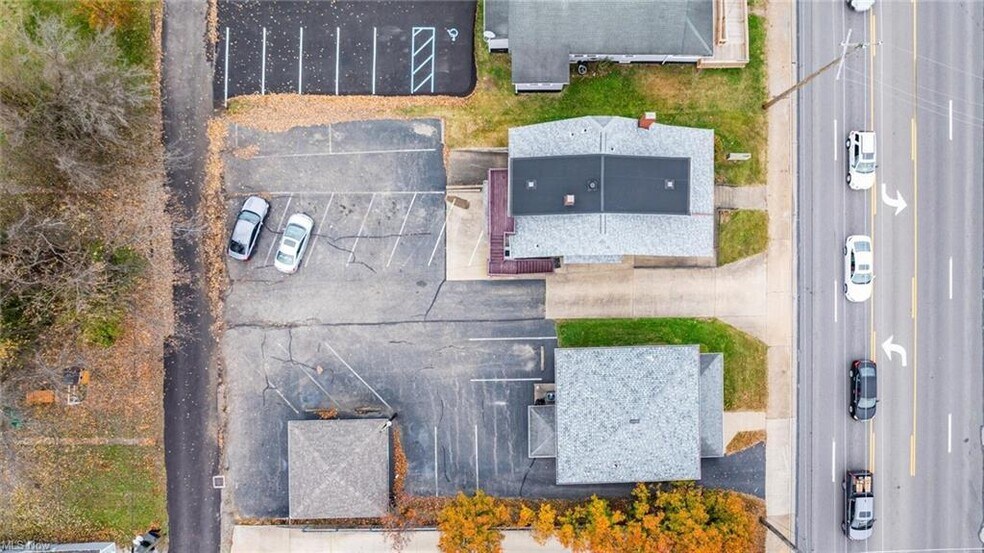 2429-2437 Maple Ave portefeuille de 2 propriétés à vendre sur LoopNet.ca - Photo du bâtiment - Image 2 de 11