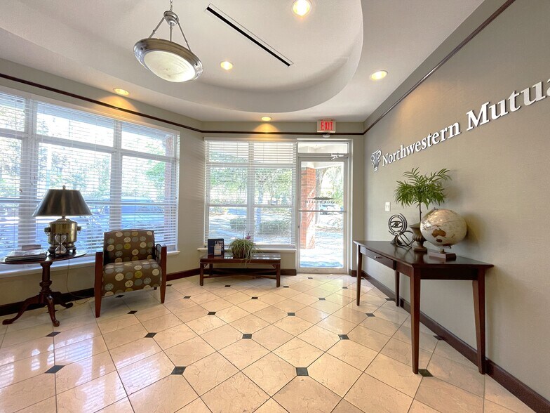 4965 NW 8th Ave, Gainesville, FL à louer - Photo du bâtiment - Image 3 de 18