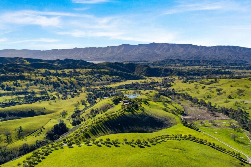 1750 Rambling Oaks Rd, Santa Ynez, CA for sale - Aerial - Image 2 of 45