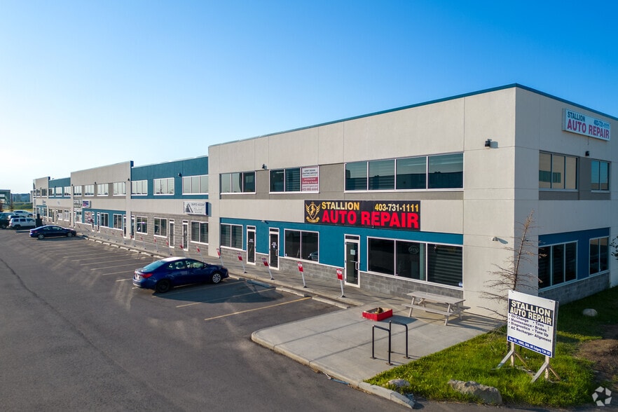 10985 38th St NE, Calgary, AB for sale - Building Photo - Image 1 of 29