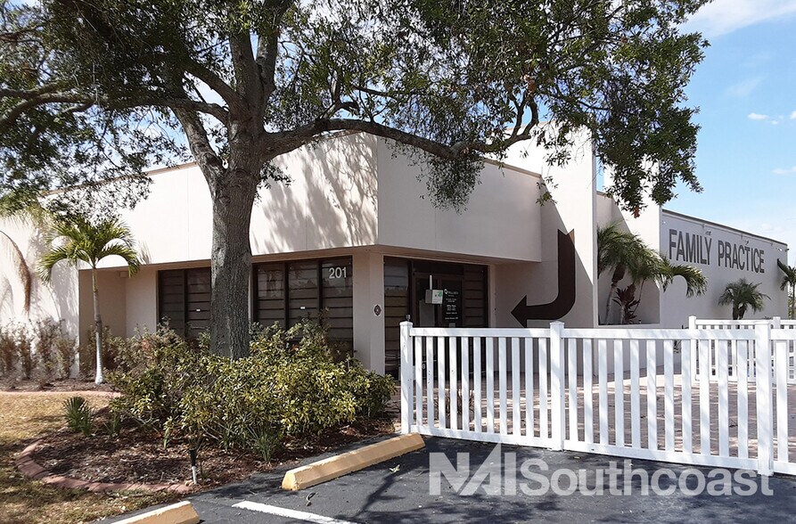 201 Flamingo Dr, Apollo Beach, FL à vendre - Photo du bâtiment - Image 3 de 7