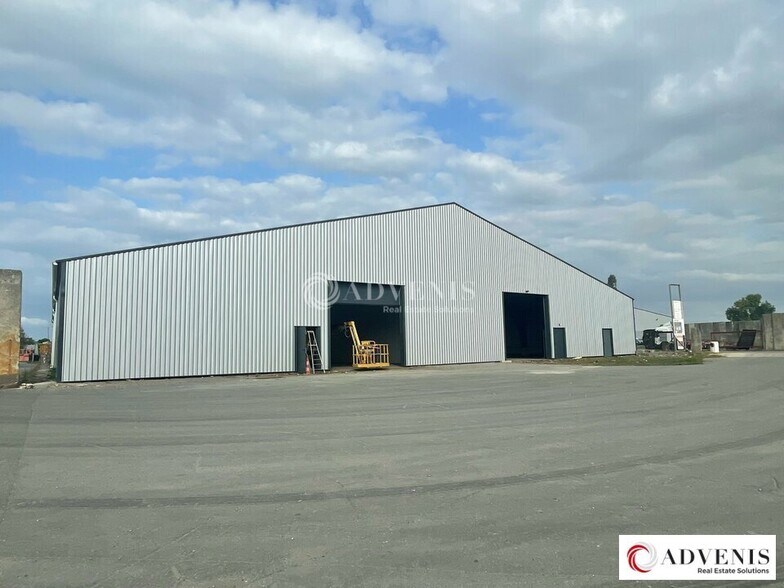 Flex dans Bassens à louer - Photo du bâtiment - Image 2 de 5