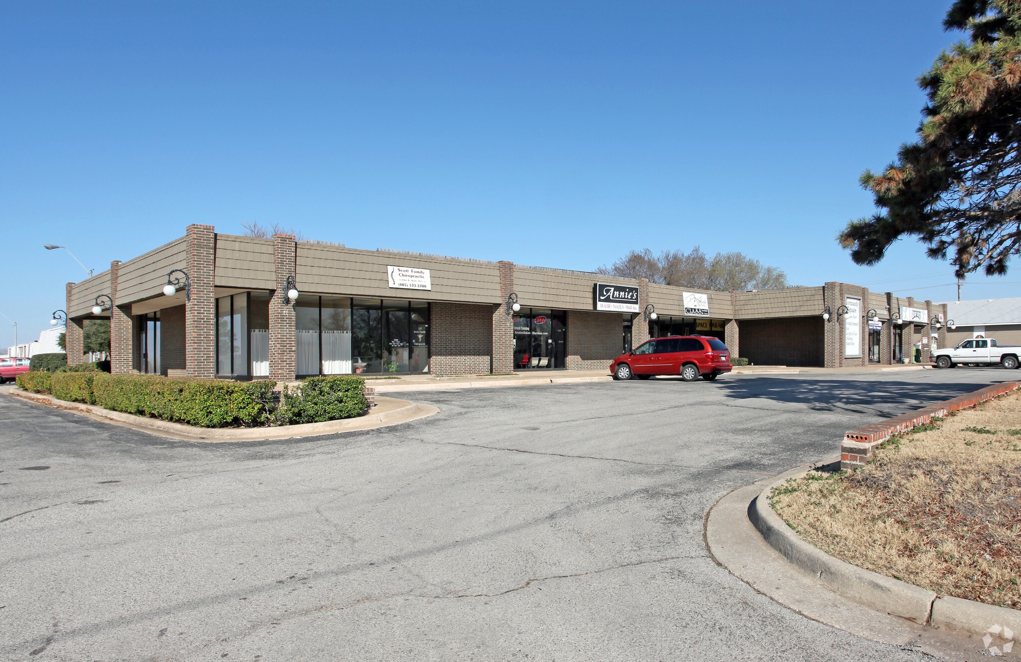 920-932 24th Ave SW, Norman, OK for lease Primary Photo- Image 1 of 3
