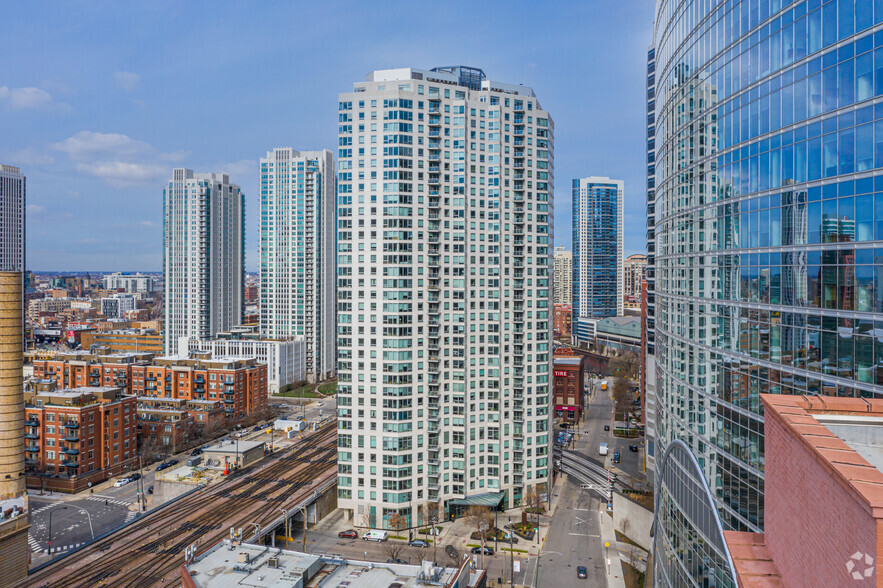 300 N Canal St, Chicago, IL à vendre - Photo du bâtiment - Image 1 de 1