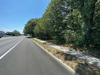 Plus de détails pour 93 E Montauk Hwy, Hampton Bays, NY - Vente au détail à louer