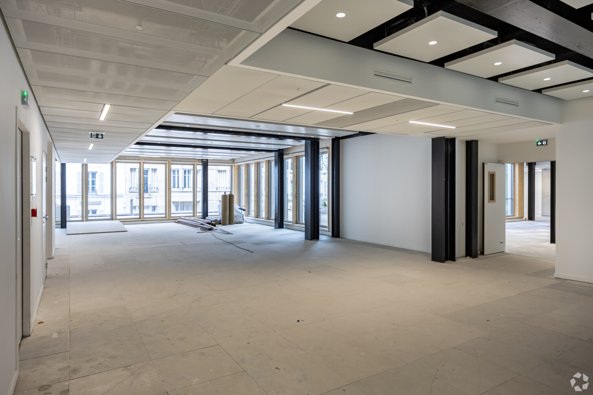 88-90 Rue Cardinet, Paris for lease Interior Photo- Image 1 of 6
