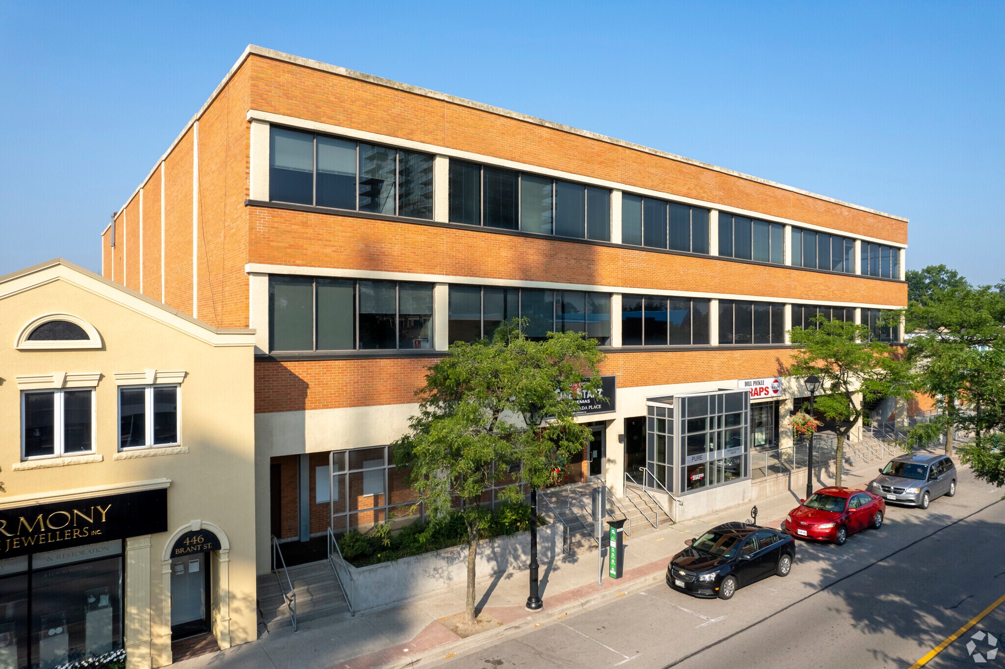 460 Brant St, Burlington, ON à louer Photo principale- Image 1 de 6