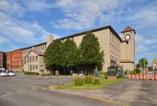 Plus de détails pour 502 Court St, Utica, NY - Bureau, Bureau/Commerce de détail à louer