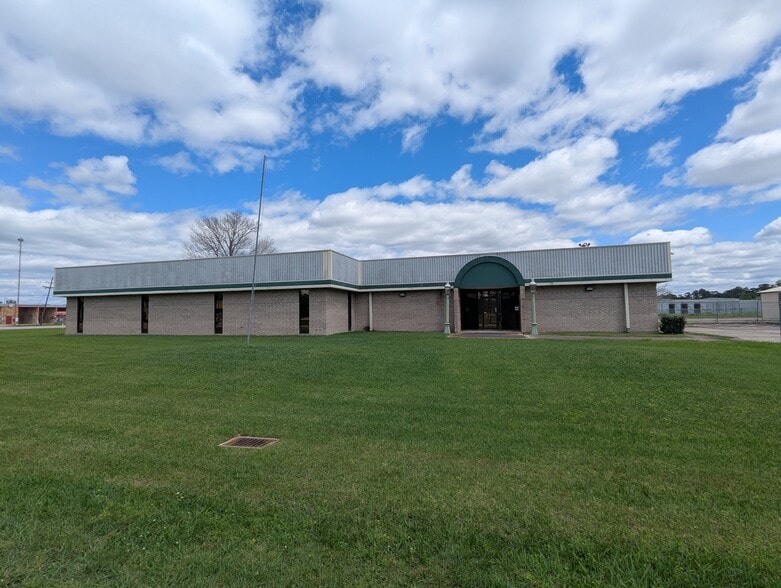 6095 College St, Beaumont, TX à vendre - Photo du bâtiment - Image 1 de 52