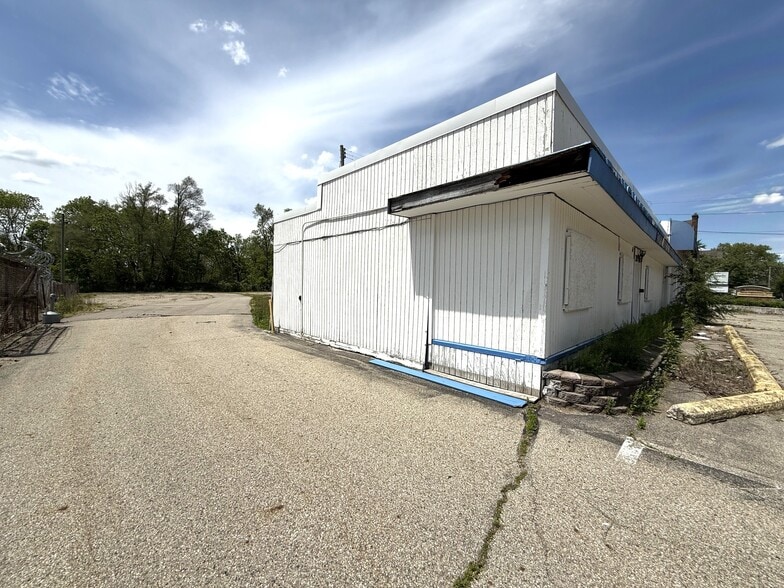 2706 Portage St, Kalamazoo, MI for sale - Building Photo - Image 3 of 5