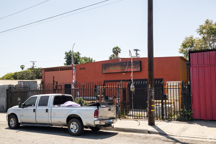 12615 S Main St, Los Angeles, CA for sale - Building Photo - Image 2 of 4