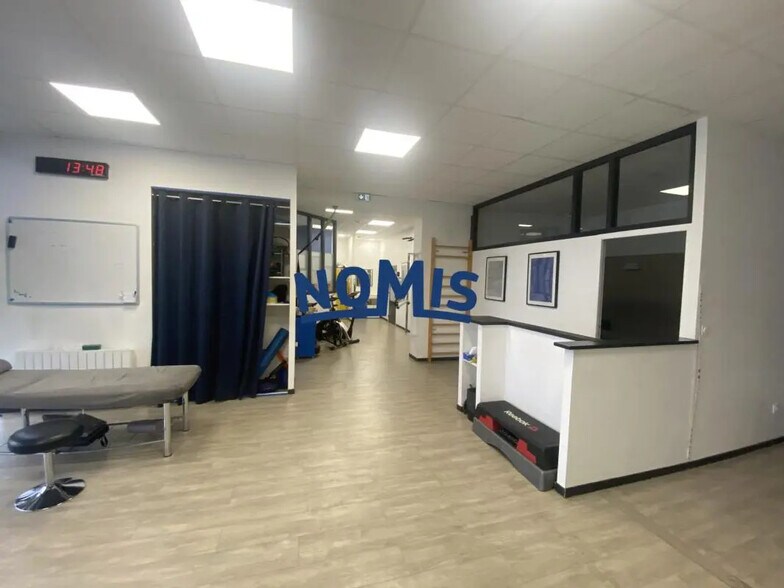 Commerce de détail dans Rezé à louer - Photo du bâtiment - Image 2 de 6