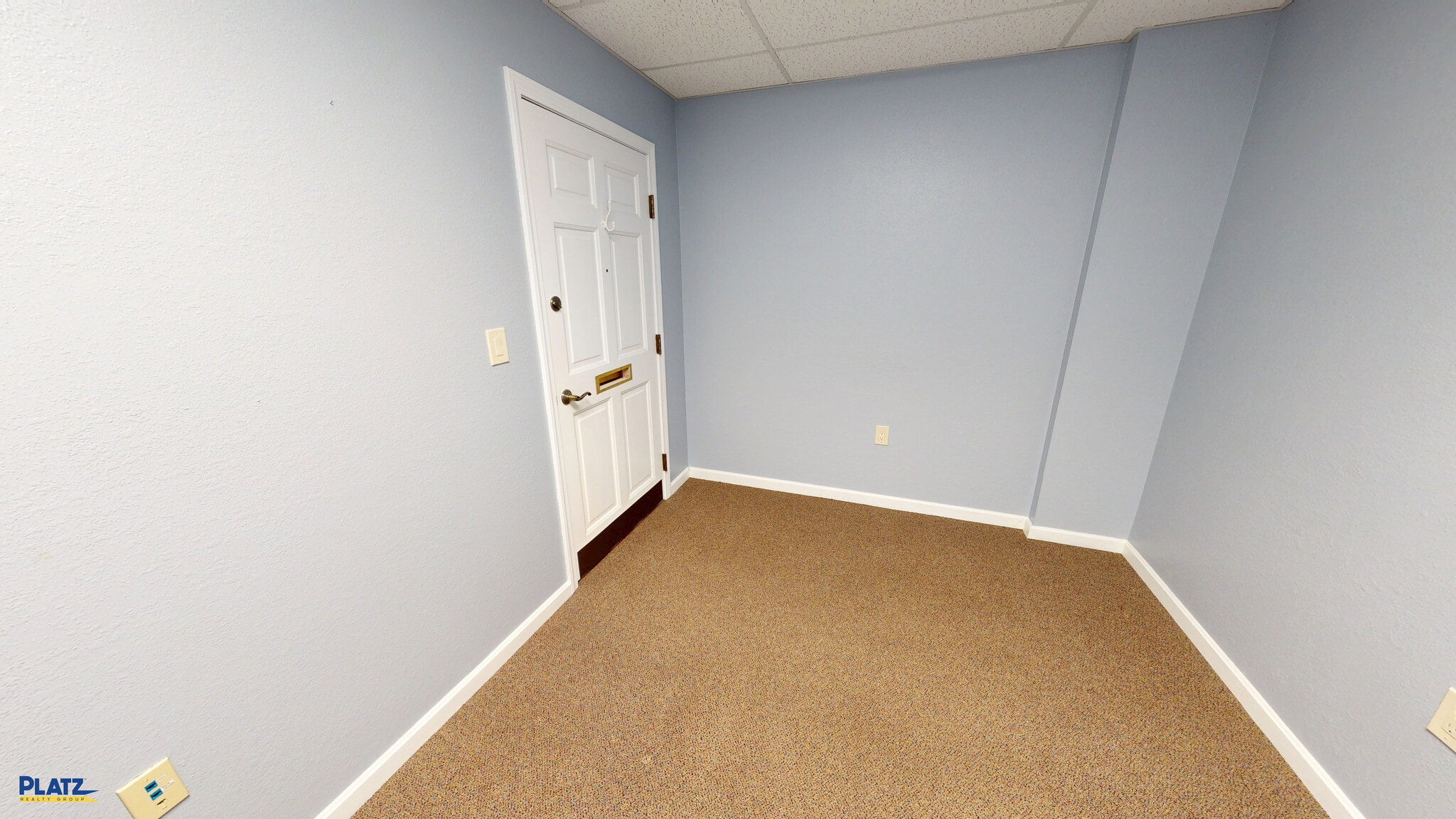 5437 Mahoning Ave, Youngstown, OH à louer Photo intérieure- Image 1 de 4