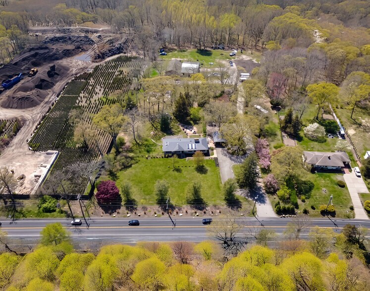 380 Yaphank Middle Island Rd, Yaphank, NY à vendre - Photo du bâtiment - Image 2 de 10