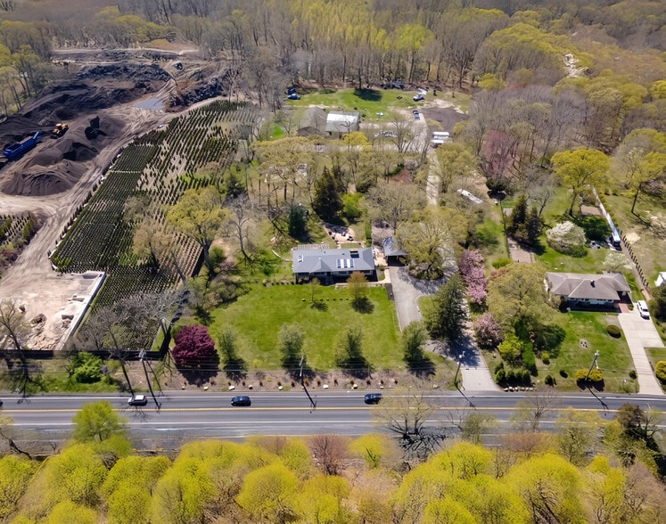 380 Yaphank Middle Island Rd, Yaphank, NY à vendre - Photo du bâtiment - Image 2 de 10