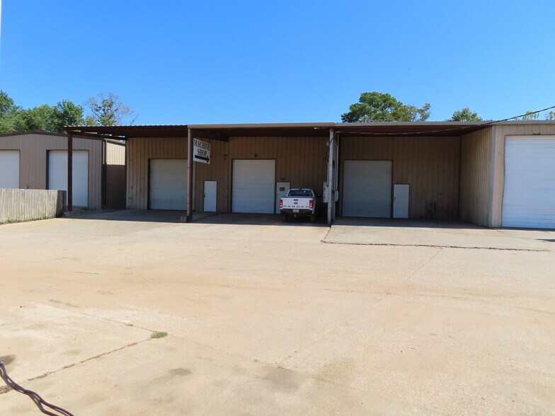 11645 Highway 105 E, Conroe, TX for sale - Building Photo - Image 1 of 1