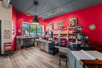 2266 70th St, Wauwatosa, WI à louer Photo intérieure- Image 1 de 21