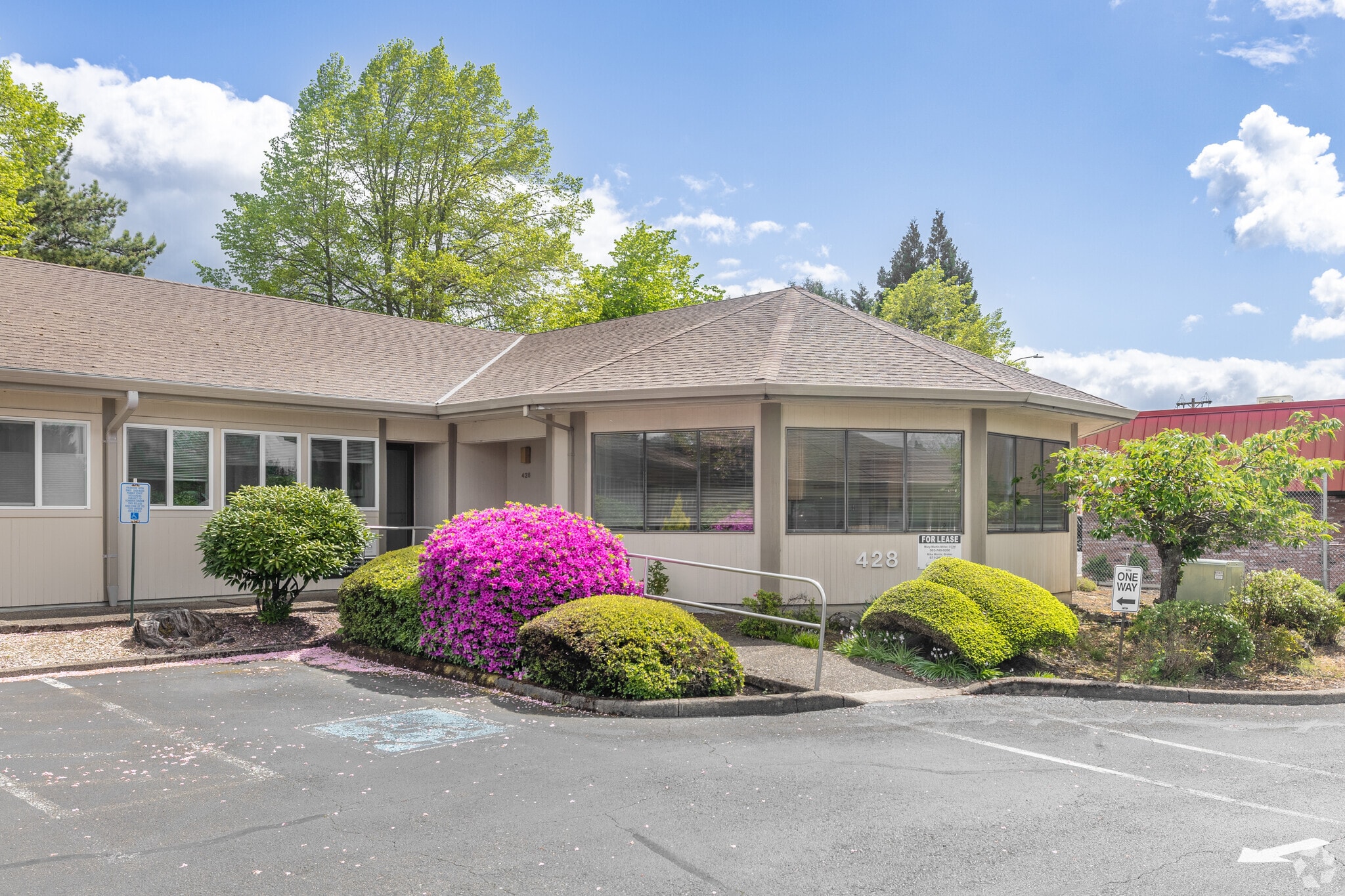 428 Villa Rd, Newberg, OR for lease Primary Photo- Image 1 of 13