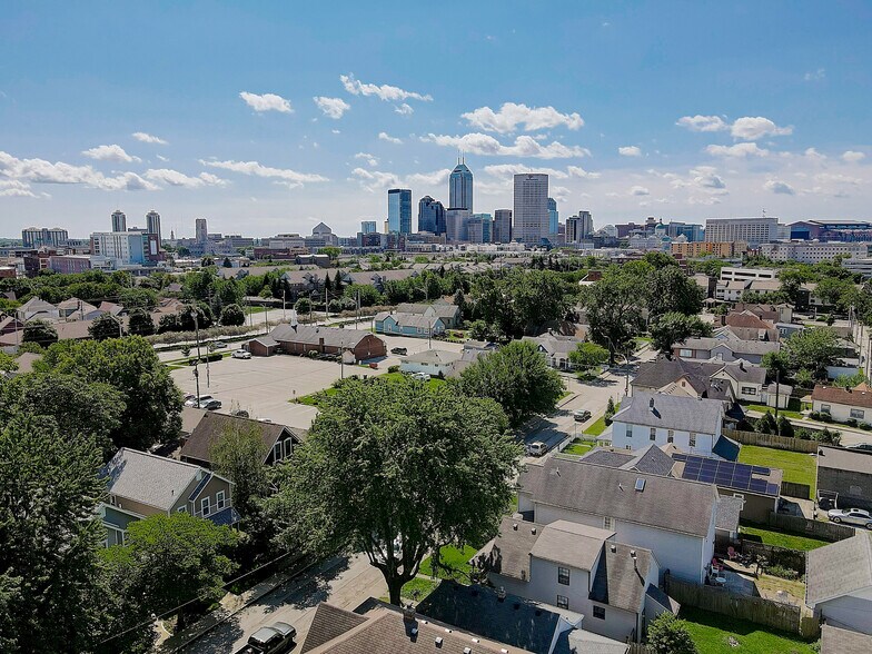 $$$$ 3-Property Portfolio Downtown Indy portefeuille de 3 propriétés à vendre sur LoopNet.ca - Photo du bâtiment - Image 1 de 42