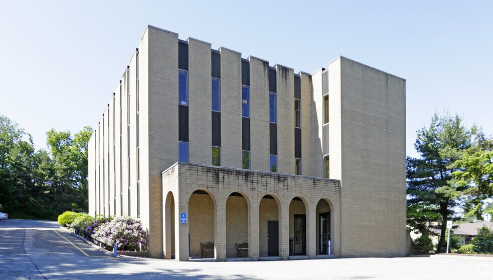 4232 Northern Pike, Monroeville, PA à louer - Photo principale - Image 1 de 8