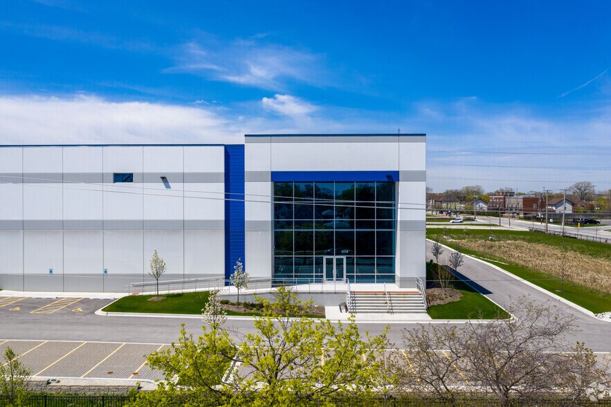 3507 W 51st St, Chicago, IL for lease - Building Photo - Image 2 of 7