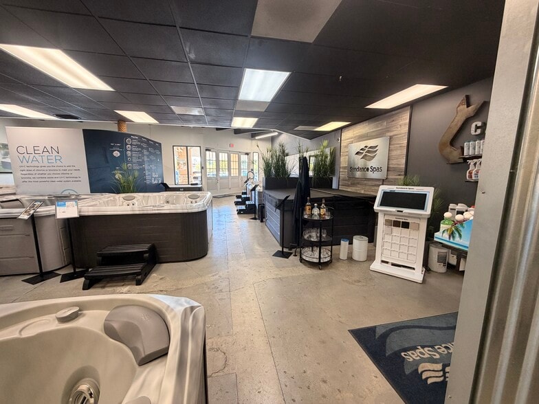 22900-22924 Los Alisos Blvd, Mission Viejo, CA for lease - Building Photo - Image 3 of 79