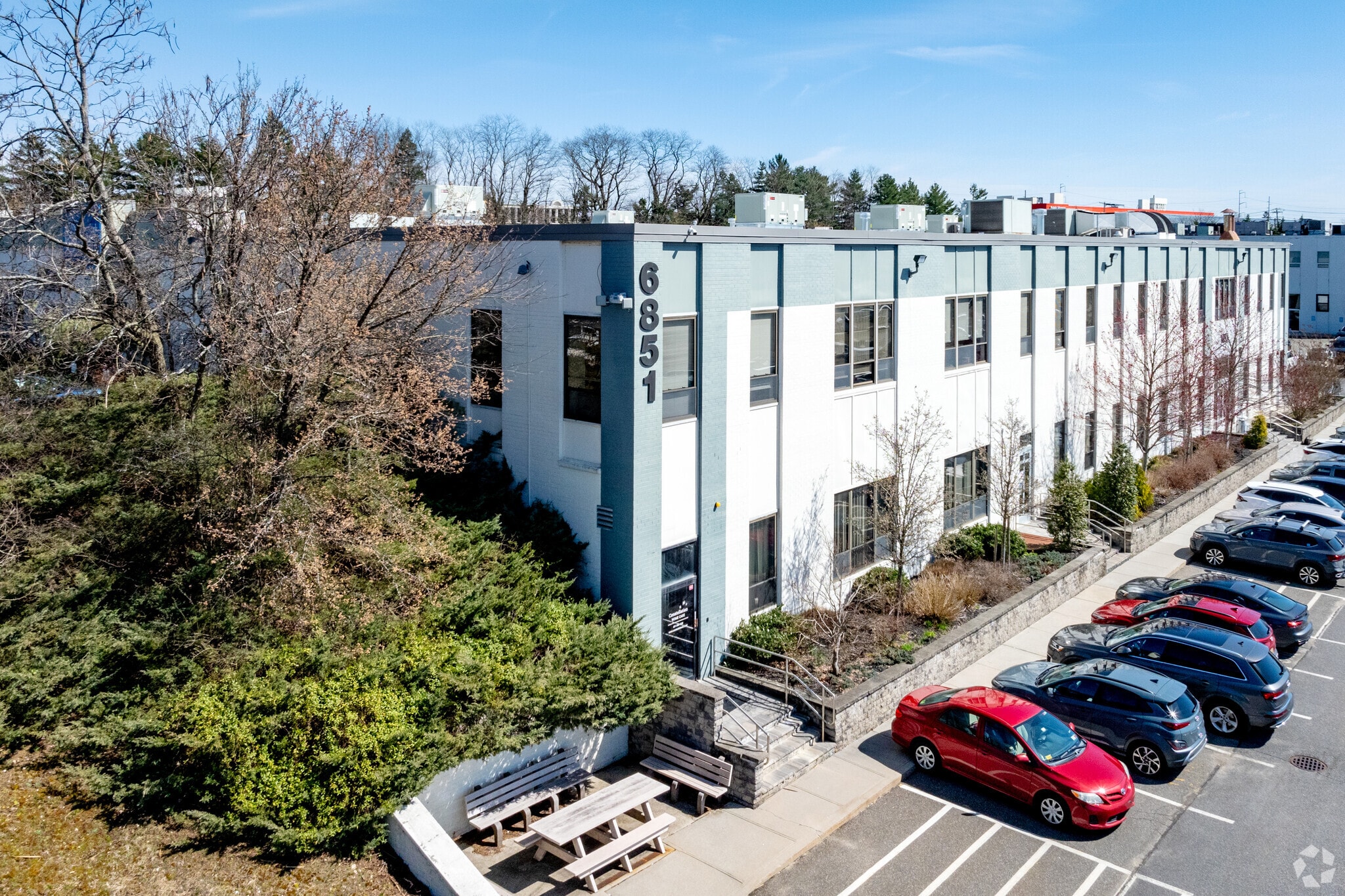 6851 Jericho Tpke, Syosset, NY for lease Primary Photo- Image 1 of 7