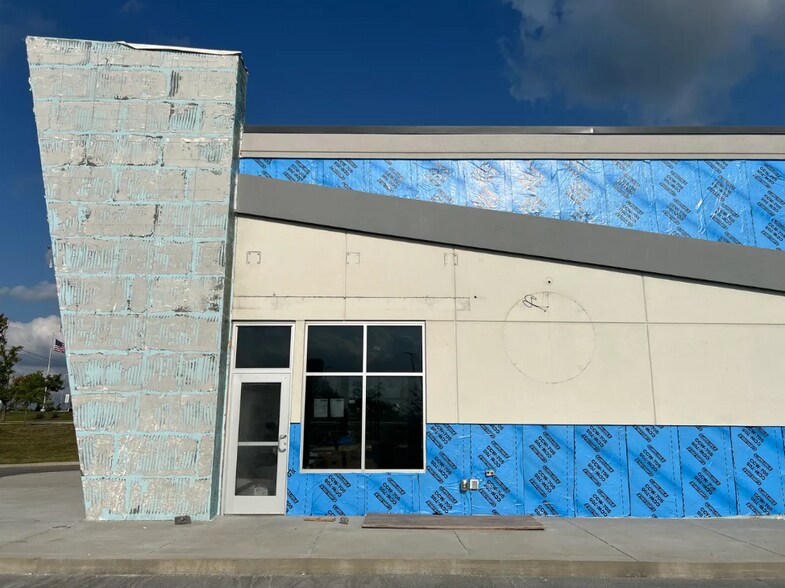 1006 Westgate Dr, Gallatin, TN for sale - Construction Photo - Image 3 of 4