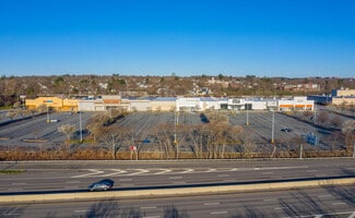Plus de détails pour 200-380 Grossman Dr, Braintree, MA - Commerce de détail à louer