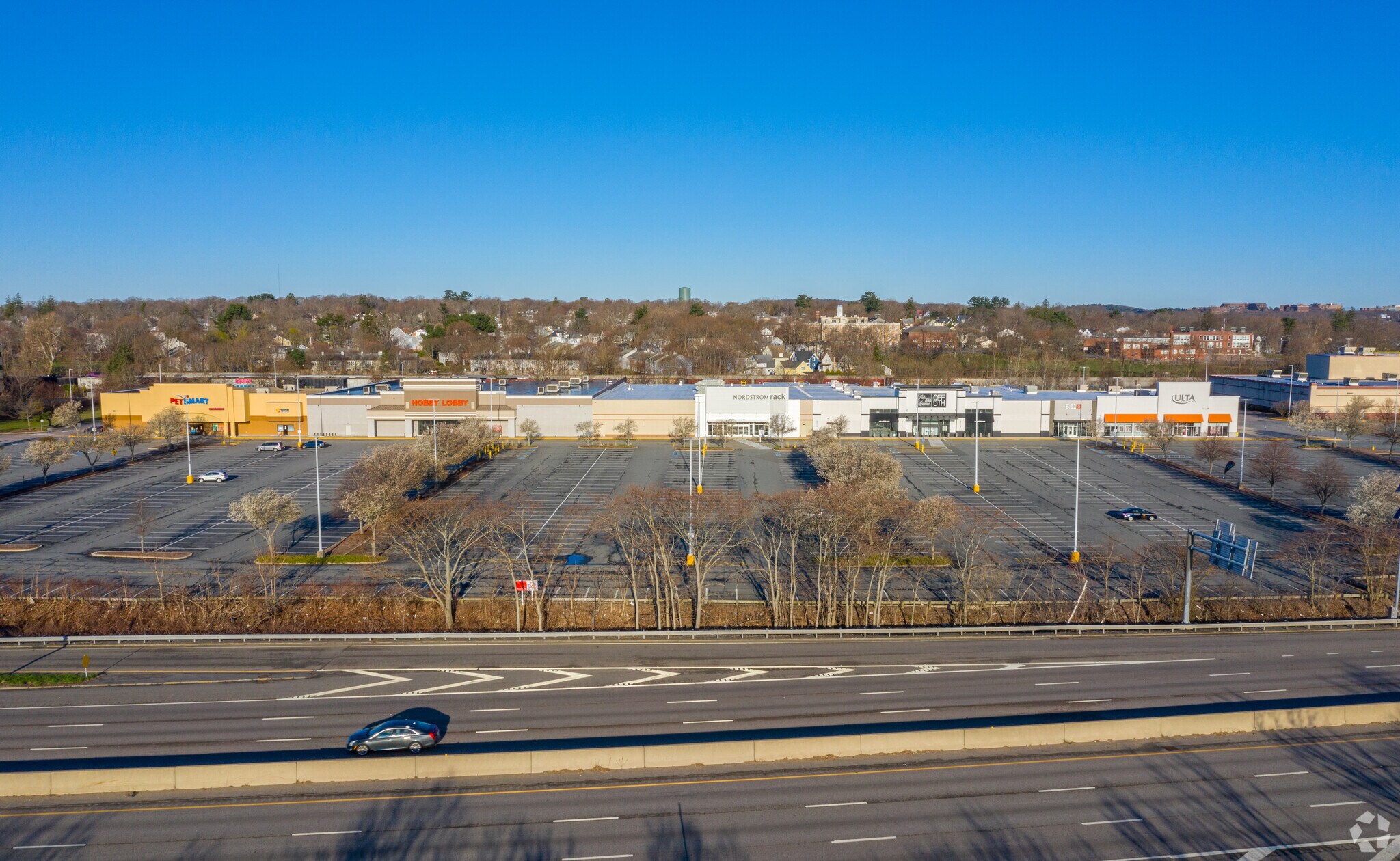 200-380 Grossman Dr, Braintree, MA for lease Building Photo- Image 1 of 16
