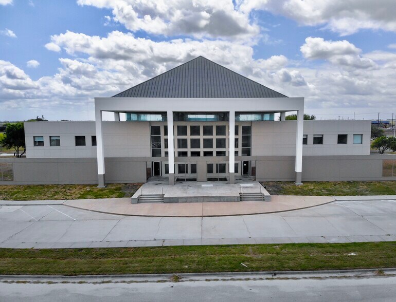 1024 Texas Yes Blvd, Robstown, TX à vendre - Photo du bâtiment - Image 1 de 8