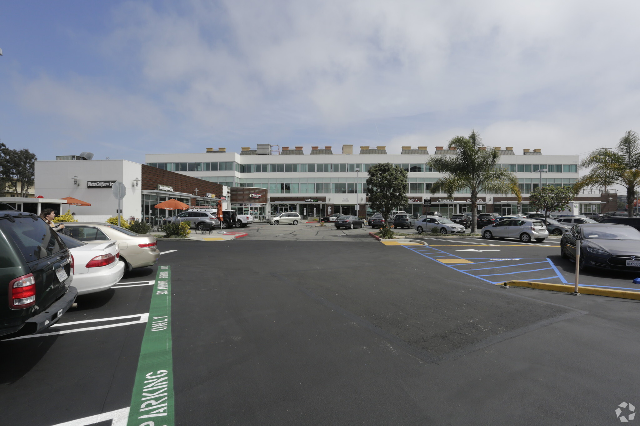 4720 Lincoln Blvd, Marina Del Rey, CA for lease Building Photo- Image 1 of 6