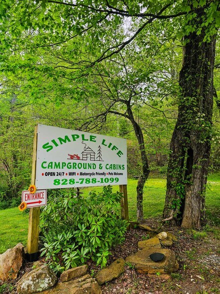 88 Lower Mountain Creek Rd, Robbinsville, NC à vendre - Photo principale - Image 1 de 57