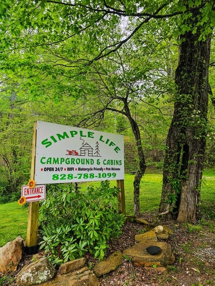 88 Lower Mountain Creek Rd, Robbinsville, NC for sale - Primary Photo - Image 2 of 57