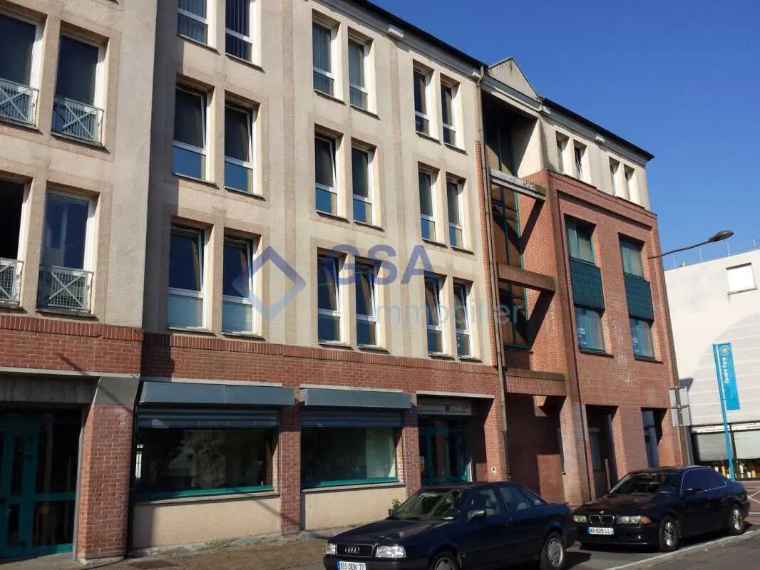 Office in Savigny-le-Temple for lease Building Photo- Image 1 of 11