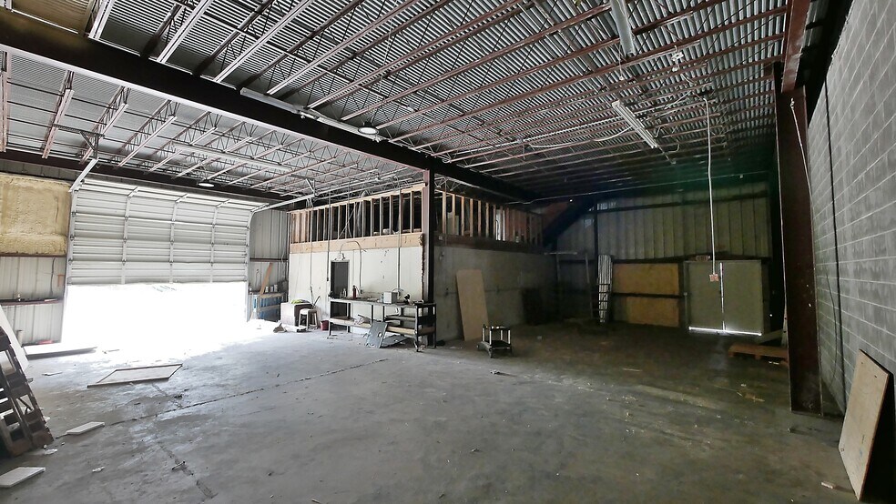 7115 Satsuma Dr, Houston, TX à louer - Photo du bâtiment - Image 2 de 22