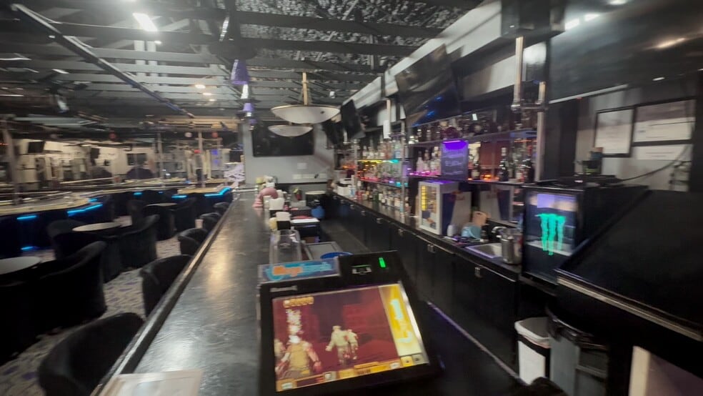 2004 Wilmington Hwy, Jacksonville, NC for lease - Commercial Listing Video - Image 2 of 11