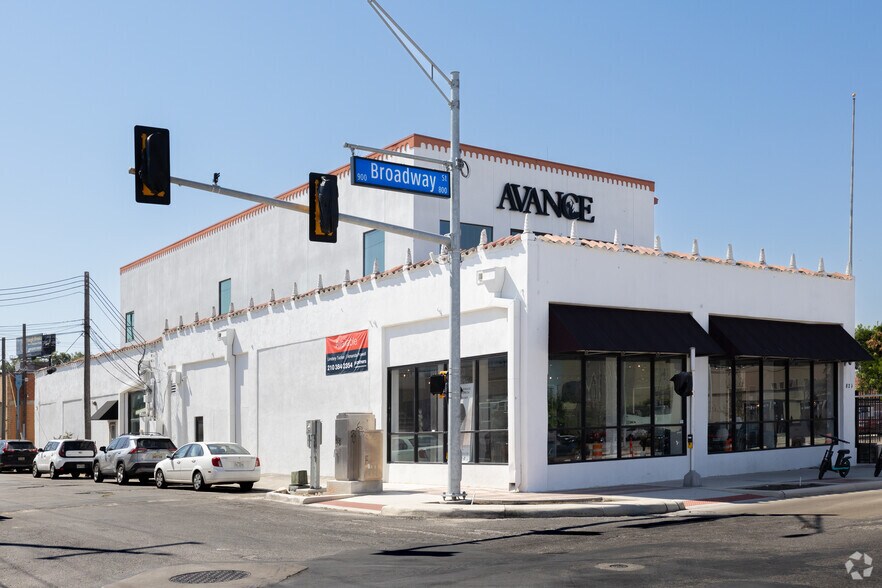 824 Broadway St, San Antonio, TX for sale - Building Photo - Image 1 of 18