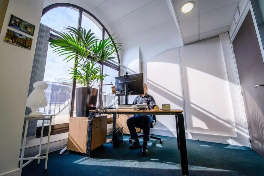 20-22 Rue Des Petits Hôtels, Paris à louer - Photo intérieure - Image 3 de 5