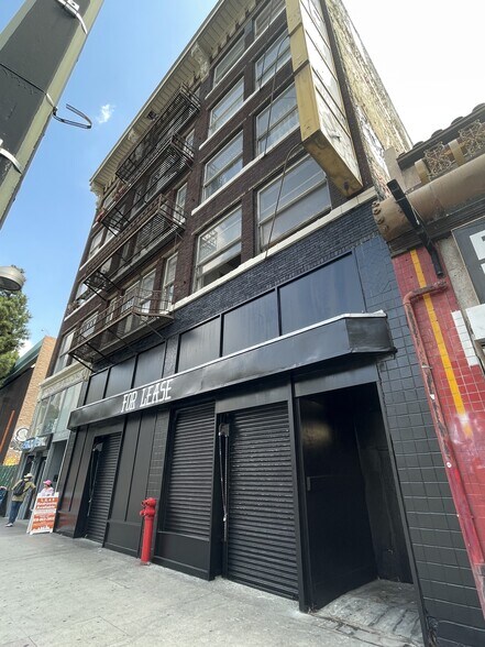 242 S Broadway, Los Angeles, CA à louer - Photo du bâtiment - Image 2 de 4