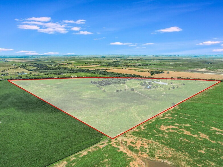 16421 SH-95, Coupland, TX à vendre - Photo du bâtiment - Image 1 de 11