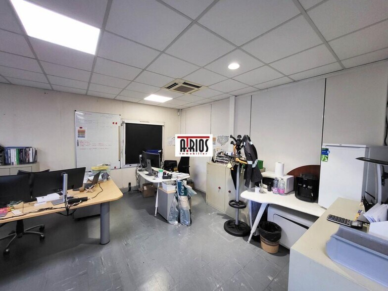 Bureau dans La Seyne Sur Mer à vendre - Photo du bâtiment - Image 2 de 12