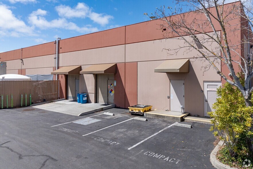 2080-2090 Lakeville Hwy, Petaluma, CA à vendre - Photo du bâtiment - Image 3 de 9