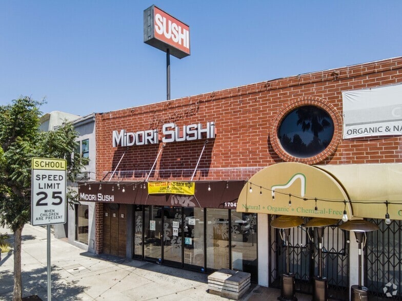 17047 Ventura Blvd, Encino, CA for sale - Primary Photo - Image 2 of 15